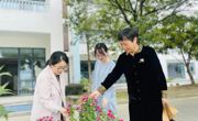 重阳秋色暖，敬老情更浓