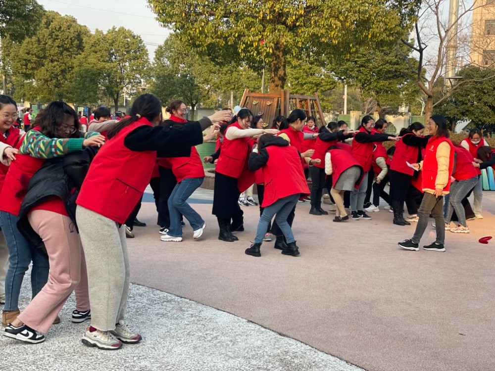 胥口中心幼儿园教职工趣味运动会